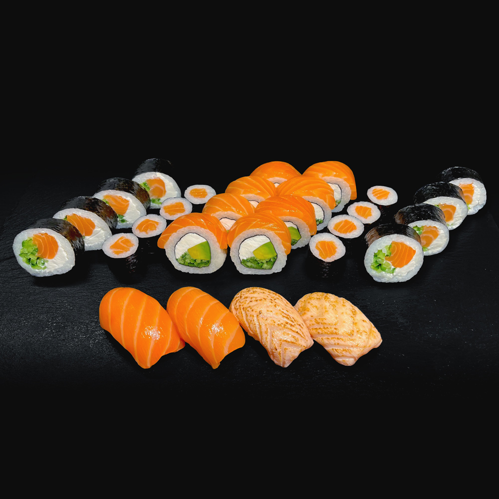 Zestaw Salmon, sushi z surowym i opalanym łososiem.